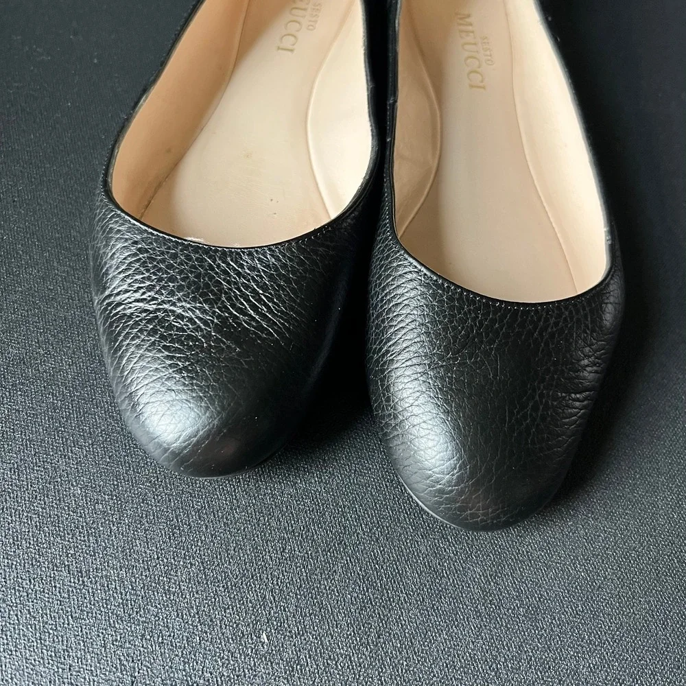 Sesto Meucci Black Pebbled Leather Ballet Flats 8.5 Minimalist Capsule Office